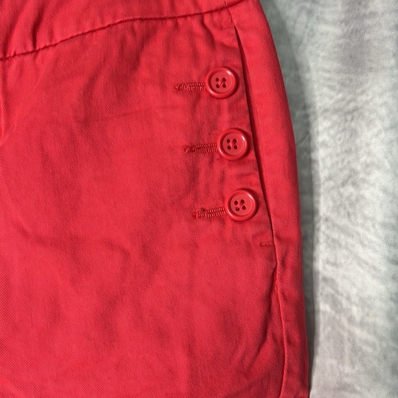 Merona Coral Shorts with Button Accents on Pockets - size 4 - Picture 2 of 11